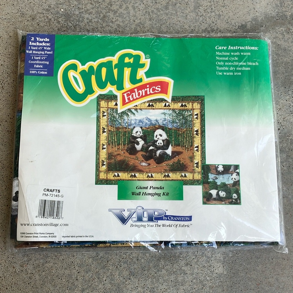 VTG Giant Panda Wall Hanging Sewing Kit
